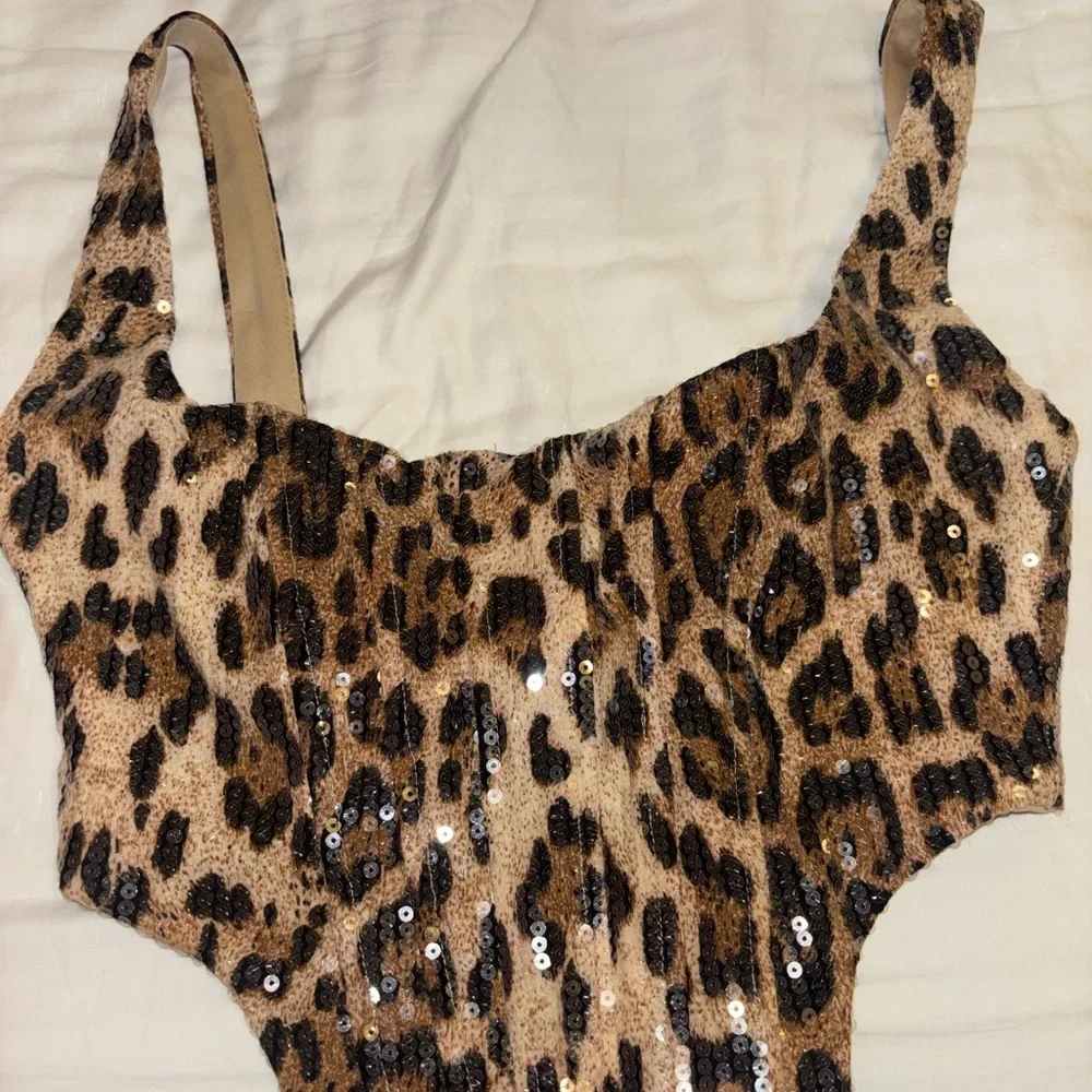 🐆 Leopard Two-Piece Sequin Skirt Set 🐆 - Picture 8 of 11